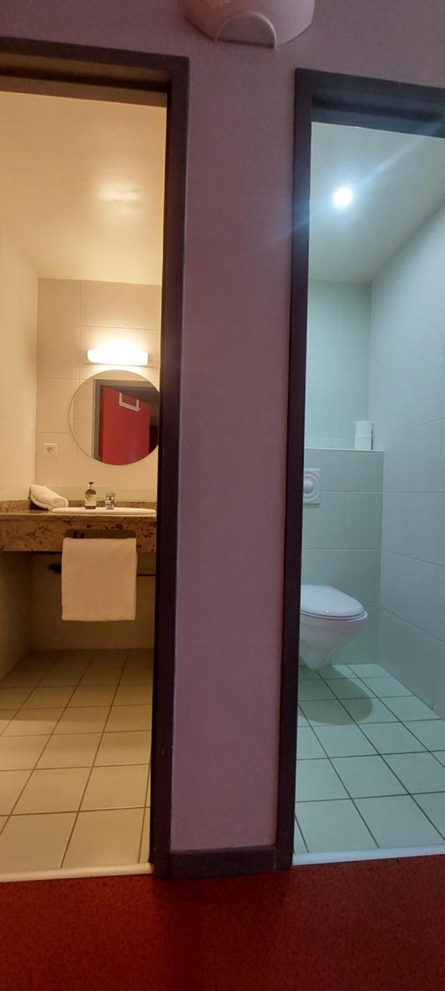 Logis Hotel Restaurant Le Cygne Yssingeaux Zewnętrze zdjęcie