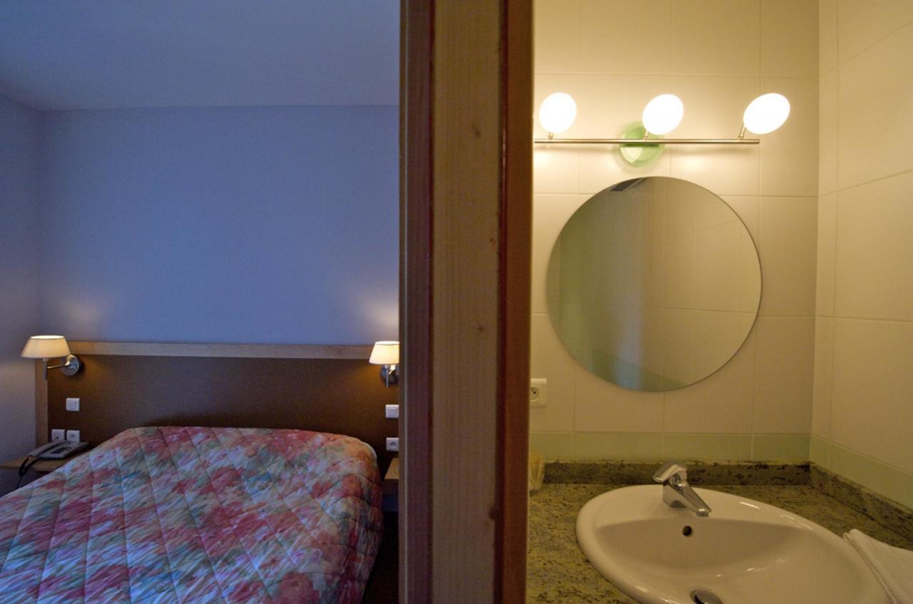 Logis Hotel Restaurant Le Cygne Yssingeaux Zewnętrze zdjęcie